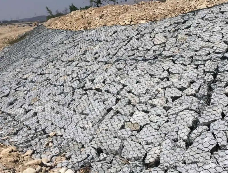 Twisted gabions are used for riverbank protection. Wire: 2.7–3.4 mm